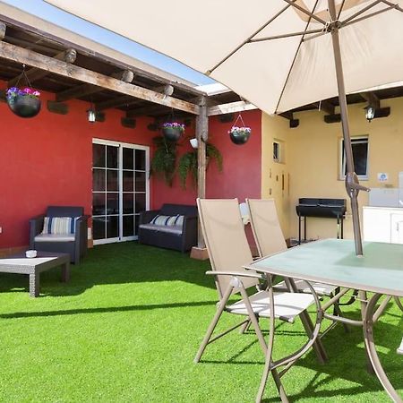 Villa Blanca Tenerife - Private Rooms - Terrace And Bbq, 5 Minutes From The Beach And Airport San Isidro  Exteriör bild