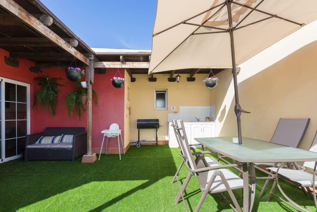 Villa Blanca Tenerife - Private Rooms - Terrace And Bbq, 5 Minutes From The Beach And Airport San Isidro  Exteriör bild
