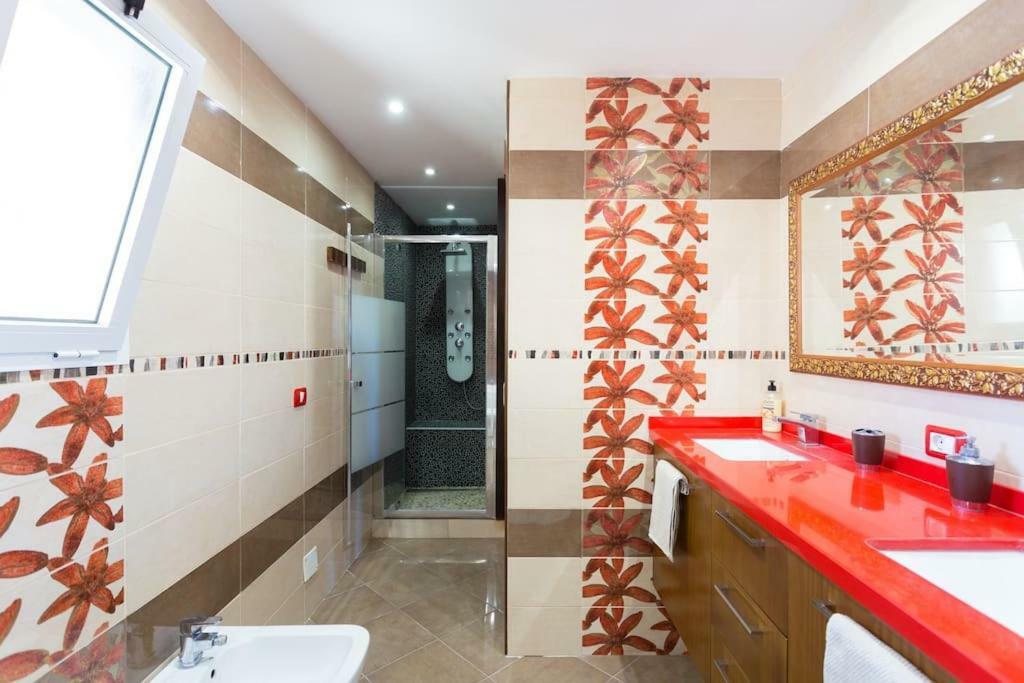 Villa Blanca Tenerife - Private Rooms - Terrace And Bbq, 5 Minutes From The Beach And Airport San Isidro  Exteriör bild