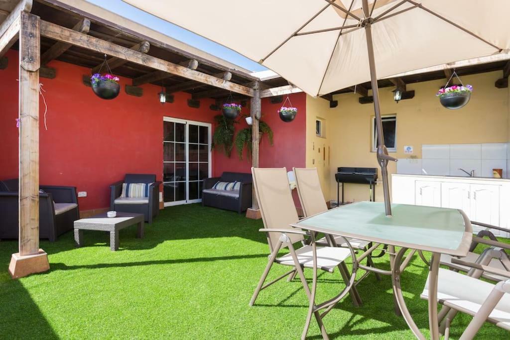 Villa Blanca Tenerife - Private Rooms - Terrace And Bbq, 5 Minutes From The Beach And Airport San Isidro  Exteriör bild
